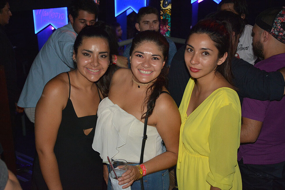 Noche de amigos  en la Disco