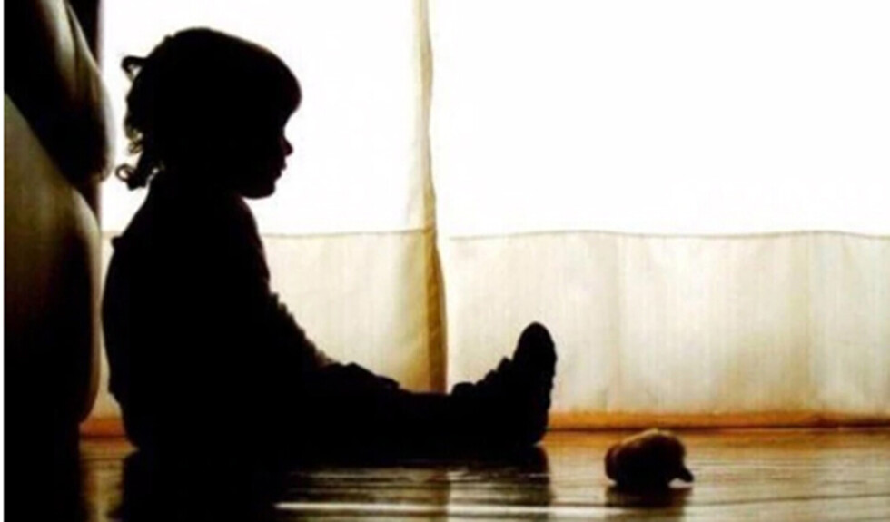 Detienen a  Maestra de  kínder por  abuso a niña
