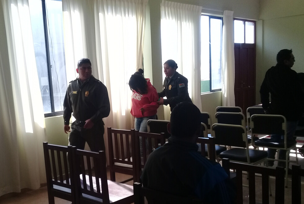 A la cárcel  joven de 19 que asesinó a mujer en discoteca