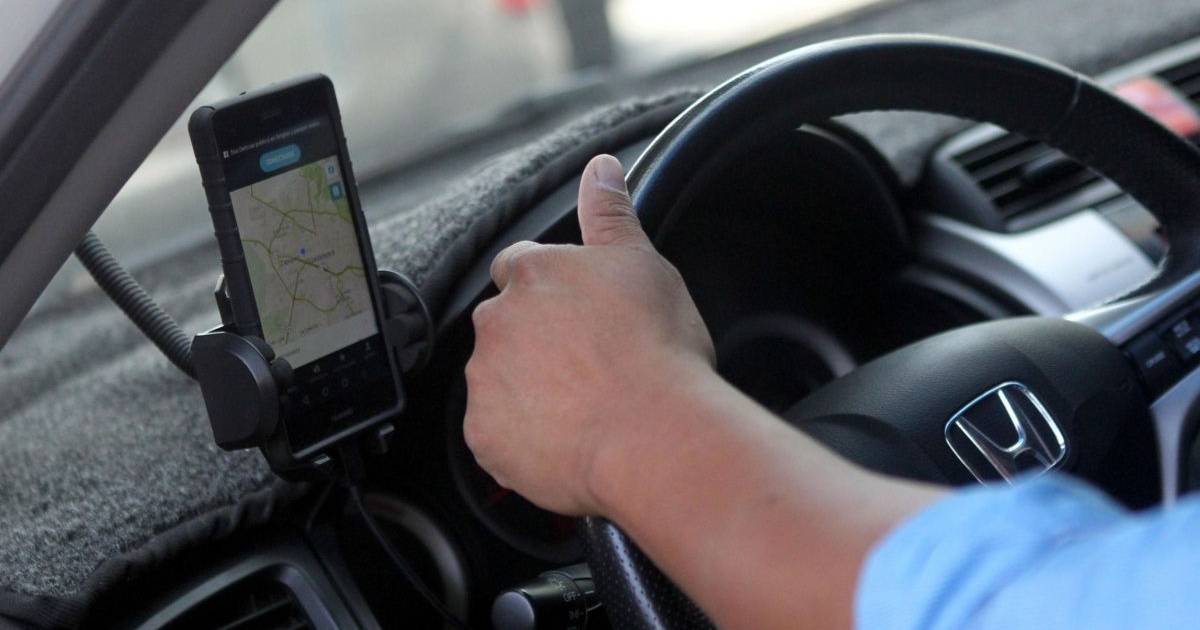 Taxista amenazó a pasajera con un cuchillo y la violó