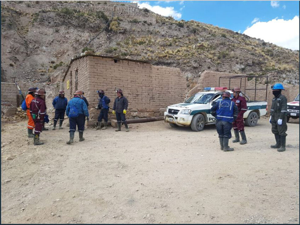 Rescatan con vida a menor de 14 años perdido hace 9 días en mina Huanuni