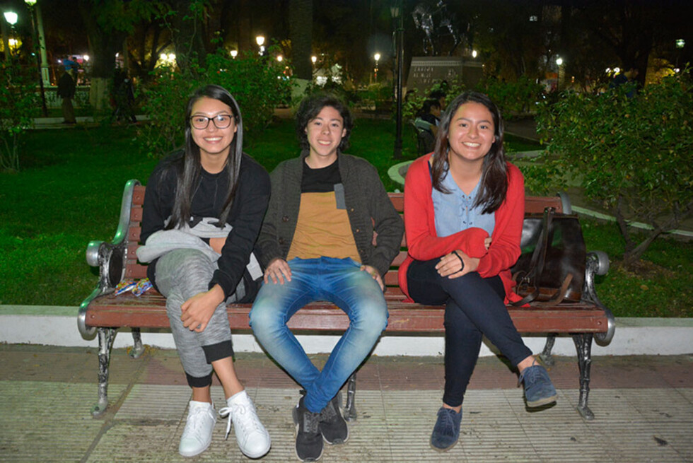 Compartiendo entre amigos en “la chura”
