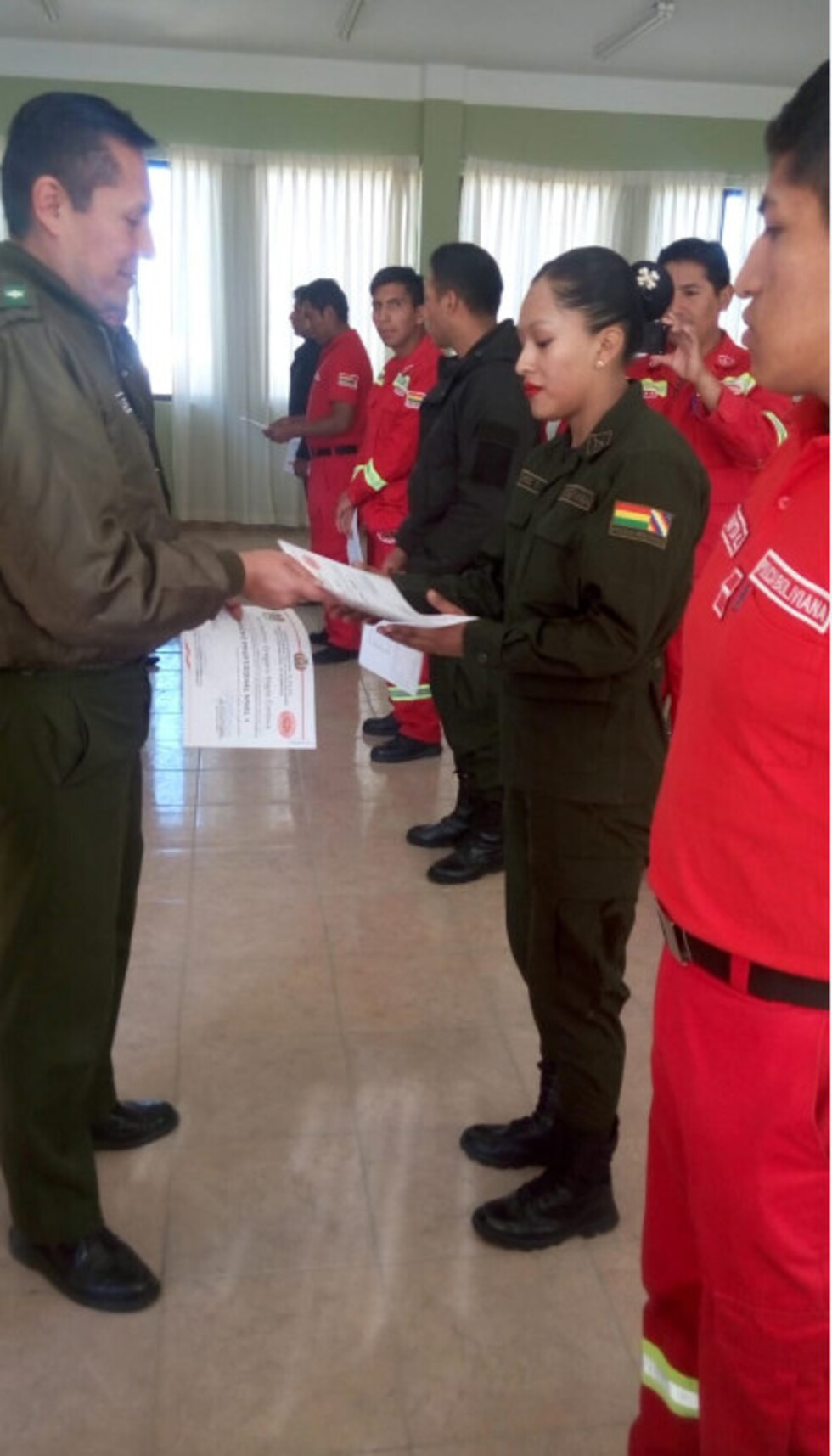 Capacitan bomberos con técnicas internacionales