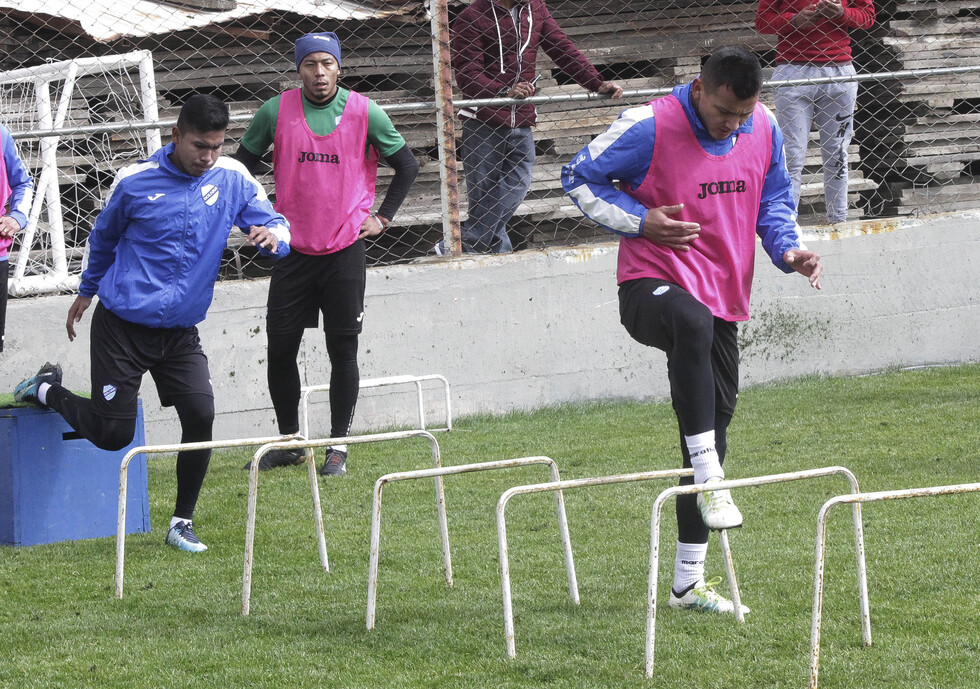 Bolívar buscará sumar sus primeros puntos