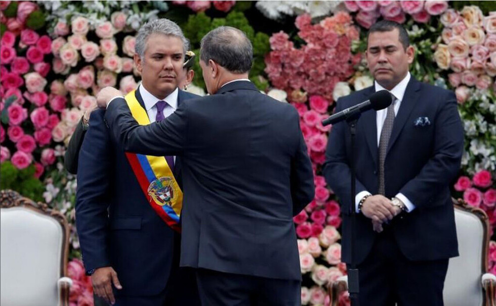 Iván Duque asume la presidencia en una Colombia dividida