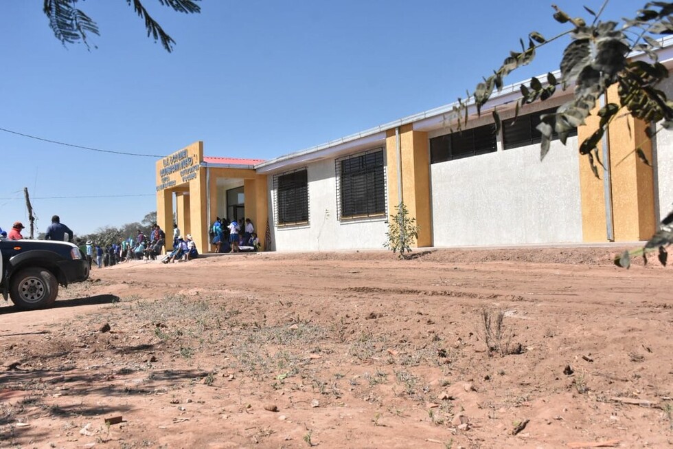 Presidente inaugura U.E. 6 de abril en comunidad Quebrachal de Yacuiba