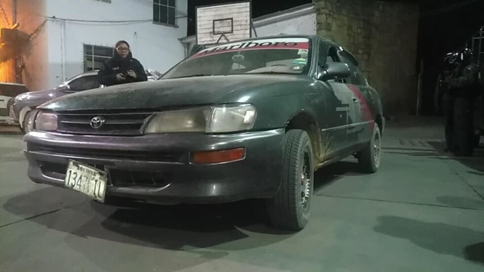 Policía interceptó dos vehículos con productos de contrabando de Argentina