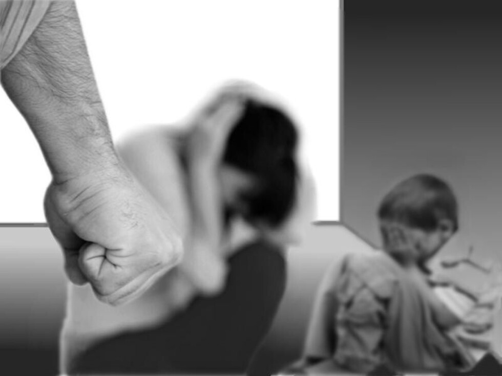 Al penal sujeto por golpear a su mujer y a hijo