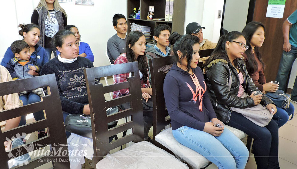 Universitarios de Villa Montes reciben becas de incentivo