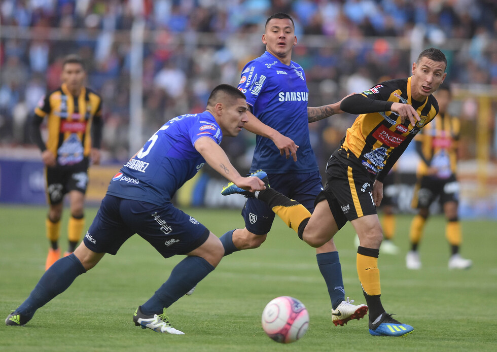 Bolívar se impone frente a su clásico rival en el Siles