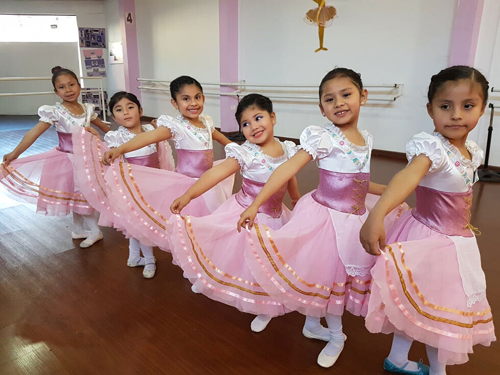 Ballet “Un Paso  al Arte” en Tucumán