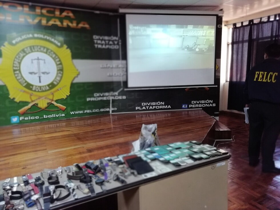 Recuperan 92 celulares y billeteras de un burdel