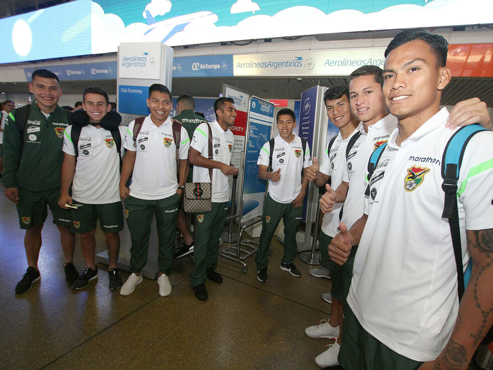 La Selección emprendió viaje a Arabia Saudita para el amistoso