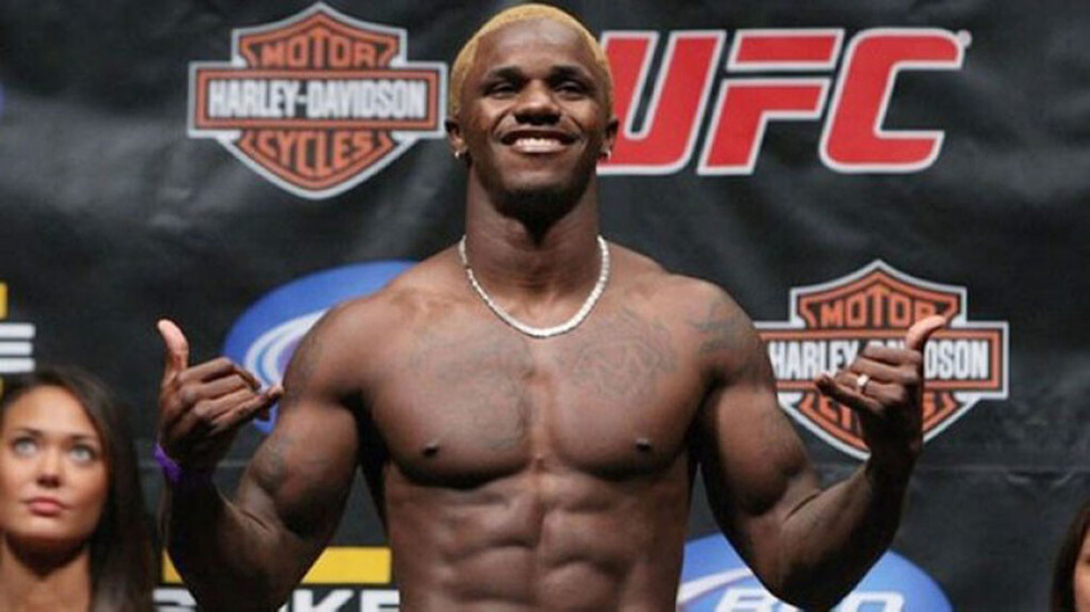 La policía  busca a un ex  luchador de UFC