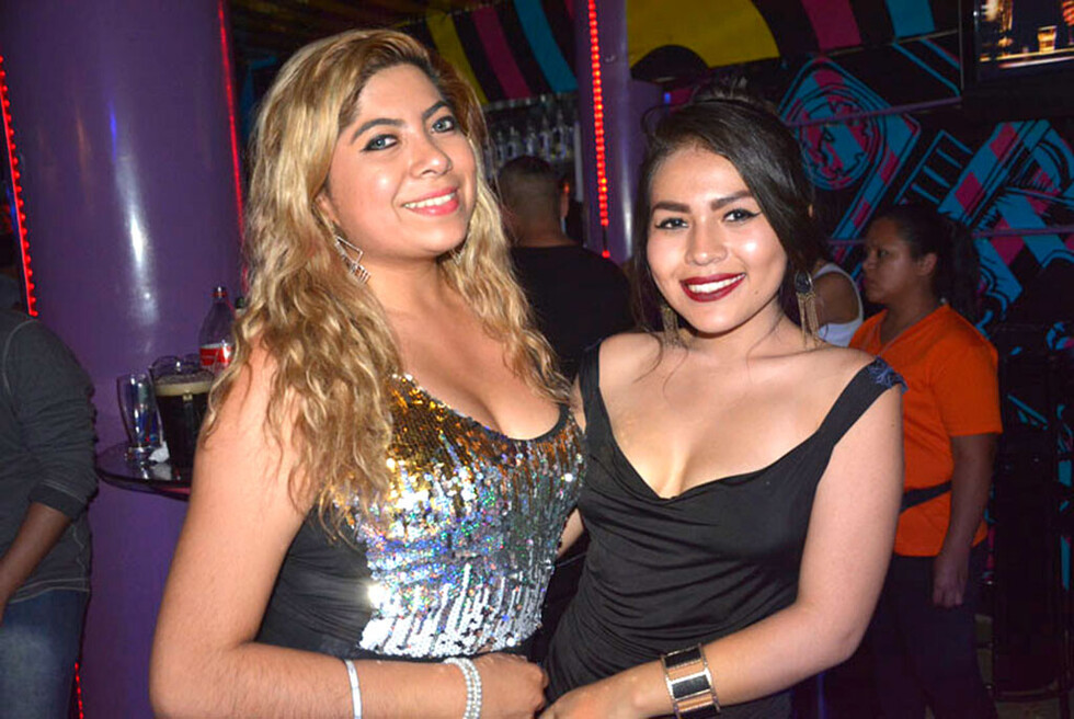 Salir a bailar con los amigos