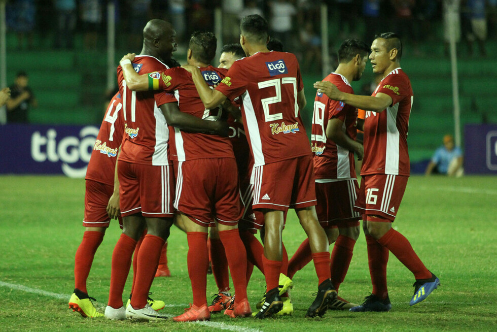 Royal Pari quiere celebrar su aniversario con triunfo