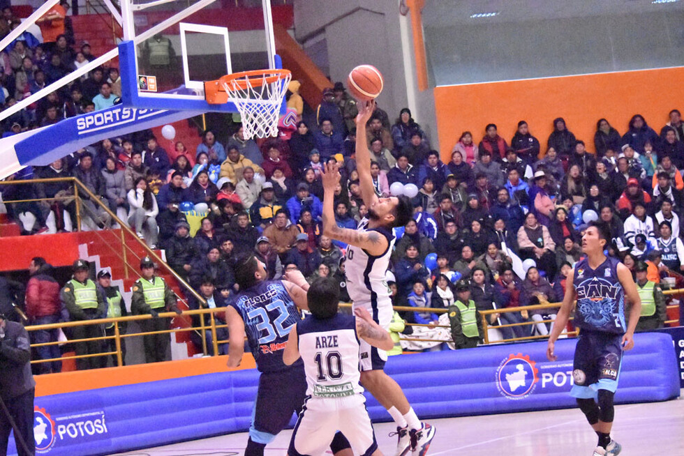Calero está a un solo peldaño del bicampeonato de “Libo”