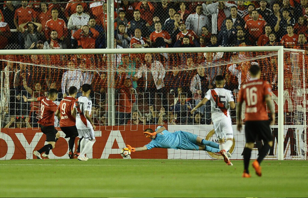 Independiente empató con River en la noche de Armani