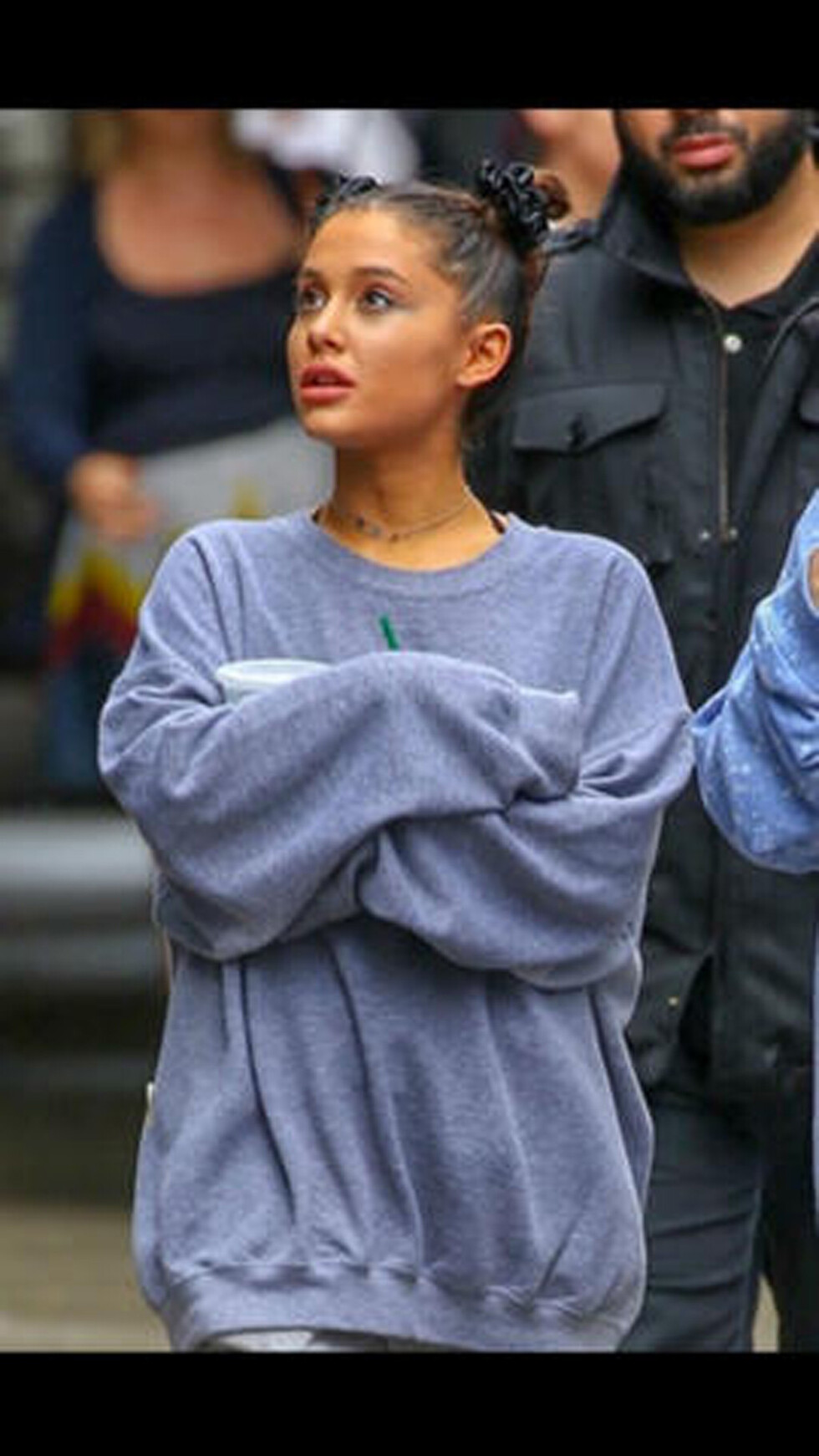 Ariana Grande reaparece con  un nuevo look