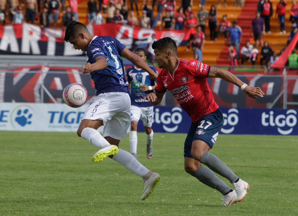 El campeón comienza a meterse en la discusión