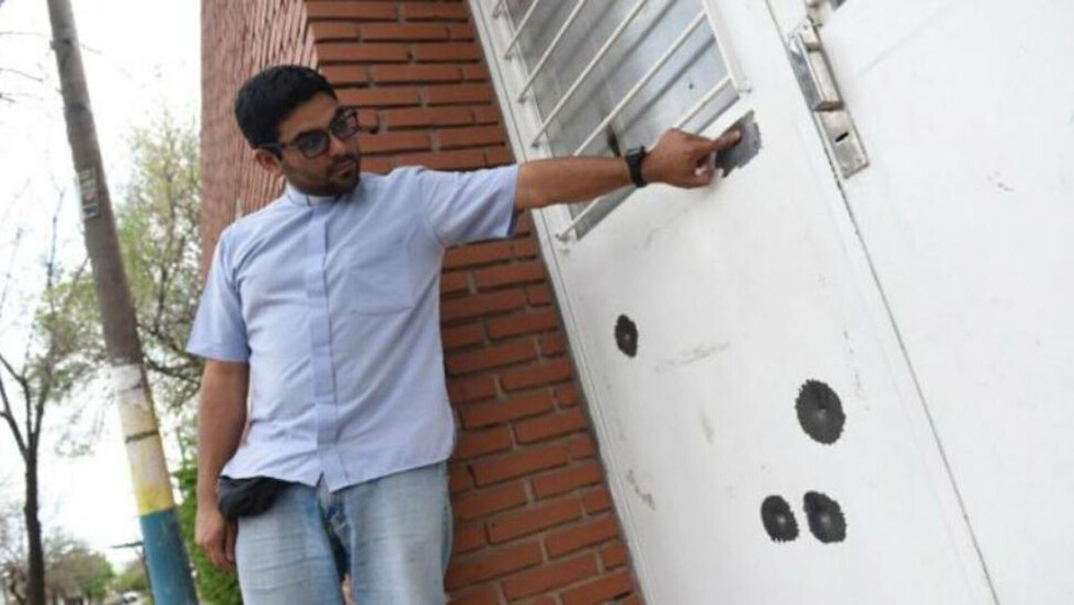 Dispararon iglesia porque el cura los denunció