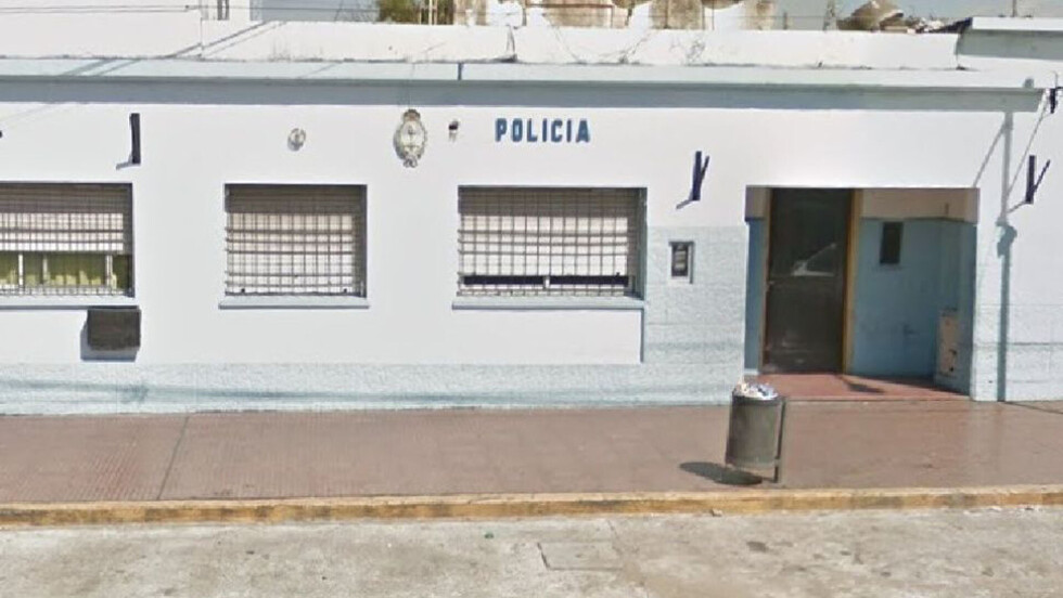 Tomaron de rehén a una anciana y la agredieron