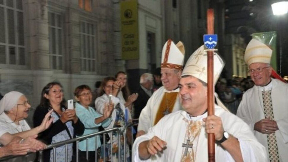 Asaltaron y robaron a obispo hasta el crucifijo