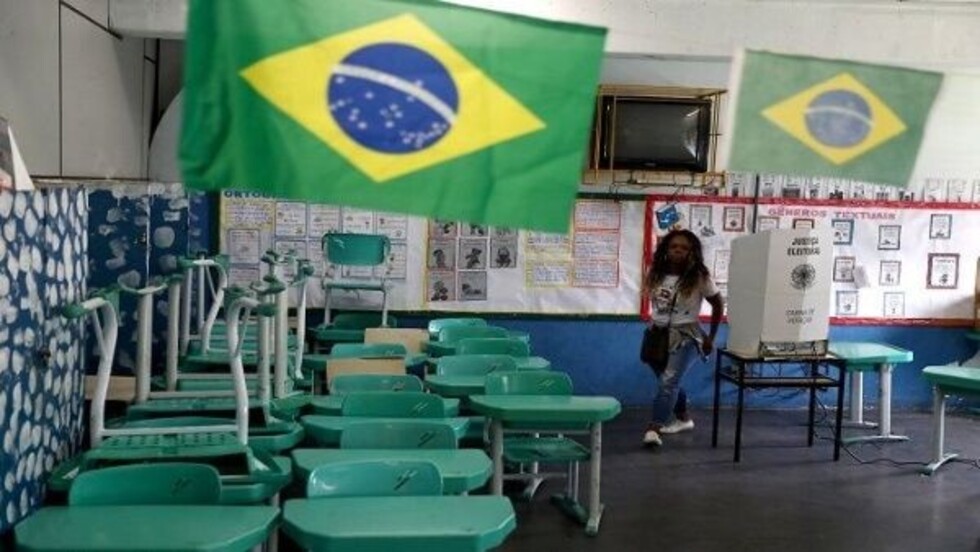 Cierran colegios de votación e inicia conteo de votos en Brasil