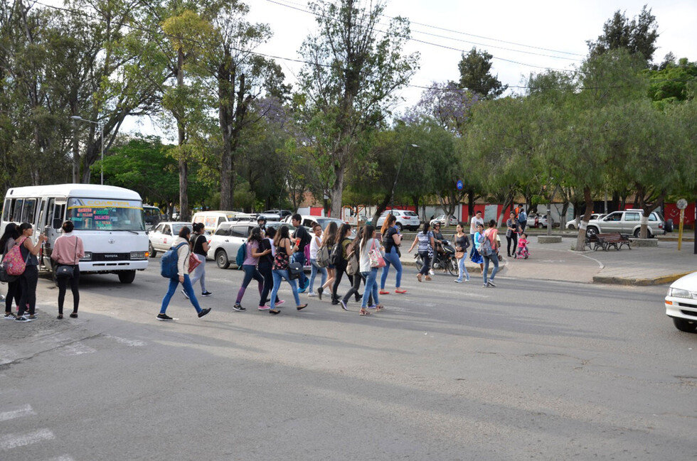 UAJMS presenta proyecto de paso peatonal en El Tejar