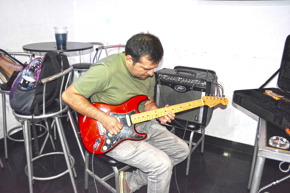 Exposición  de guitarras en Tarija