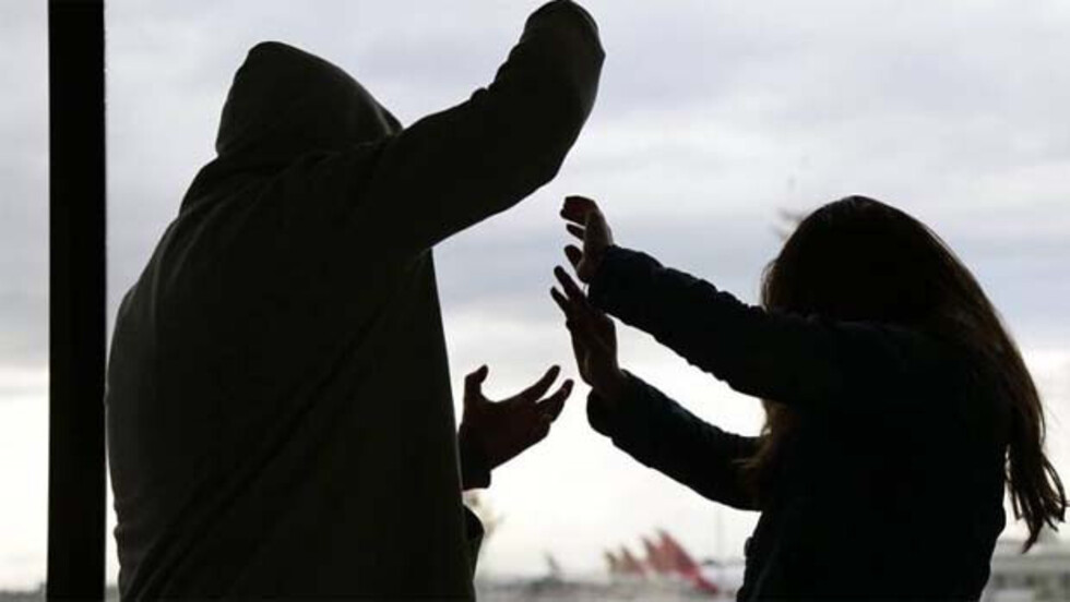 Sujeto golpeó a su pareja el día de su matrimonio