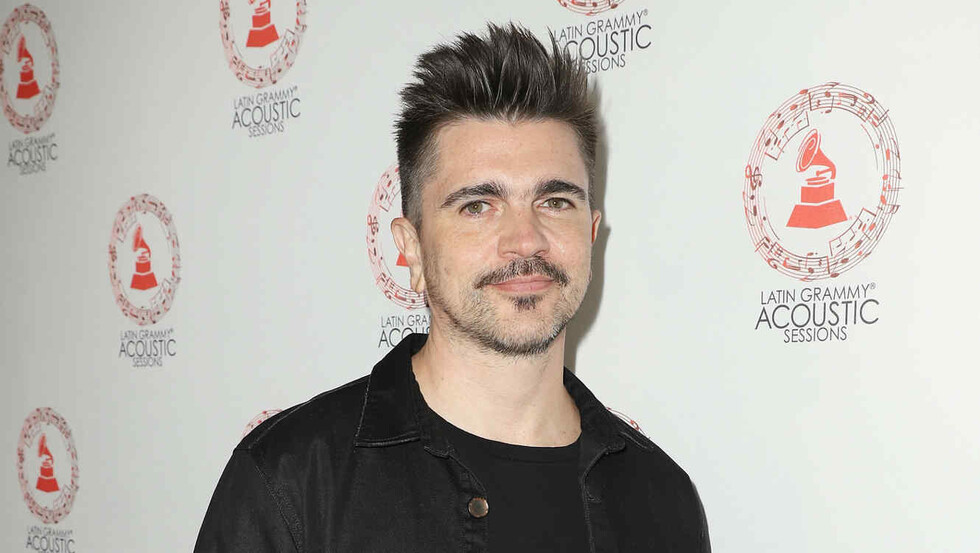 Juanes enseña a conducir a su hija Luna