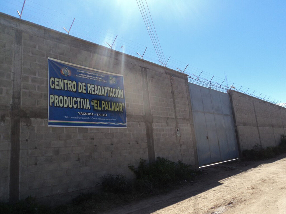Apresan al director de la cárcel de El Palmar y a dos policías