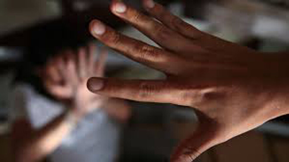 Tío abusó de su sobrina de 10 y se dio a la fuga