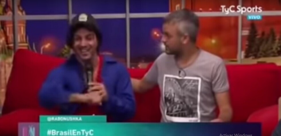 Pablo Fernández deja en "offside" a periodistas que criticaron a Lampe y a Bolivia