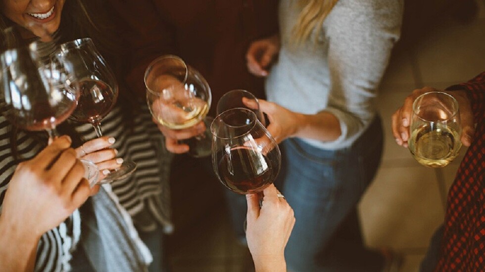 Encuentran una explicación genética a por qué algunas personas necesitan beber más alcohol que otras