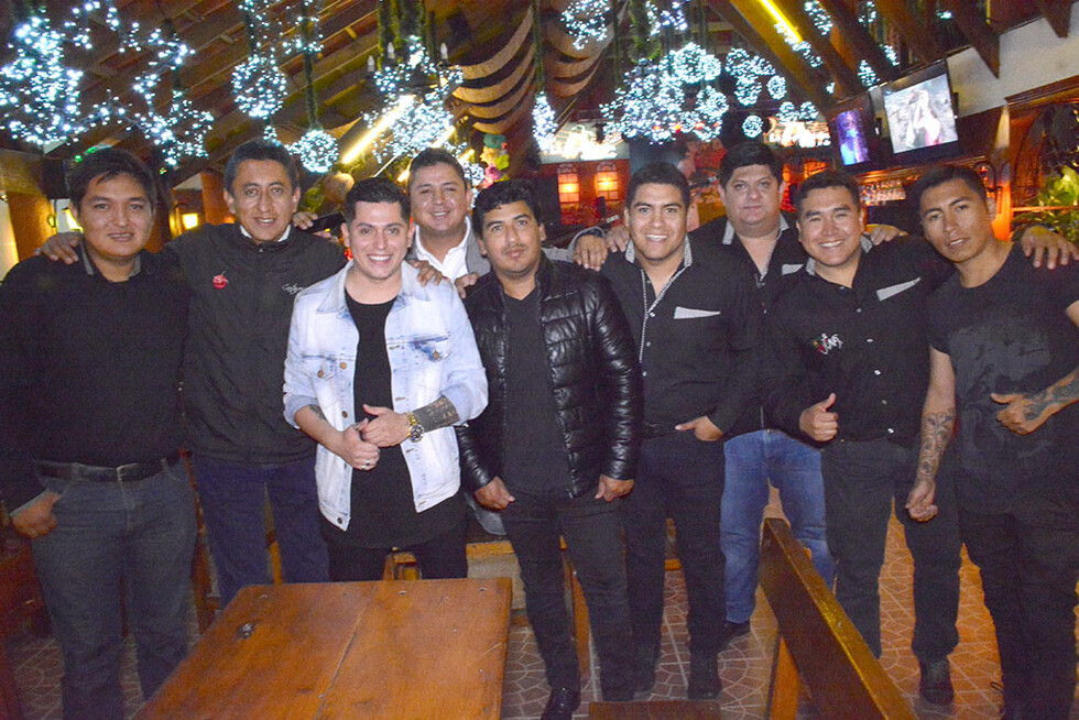 De fiesta con los amigos en Kapital