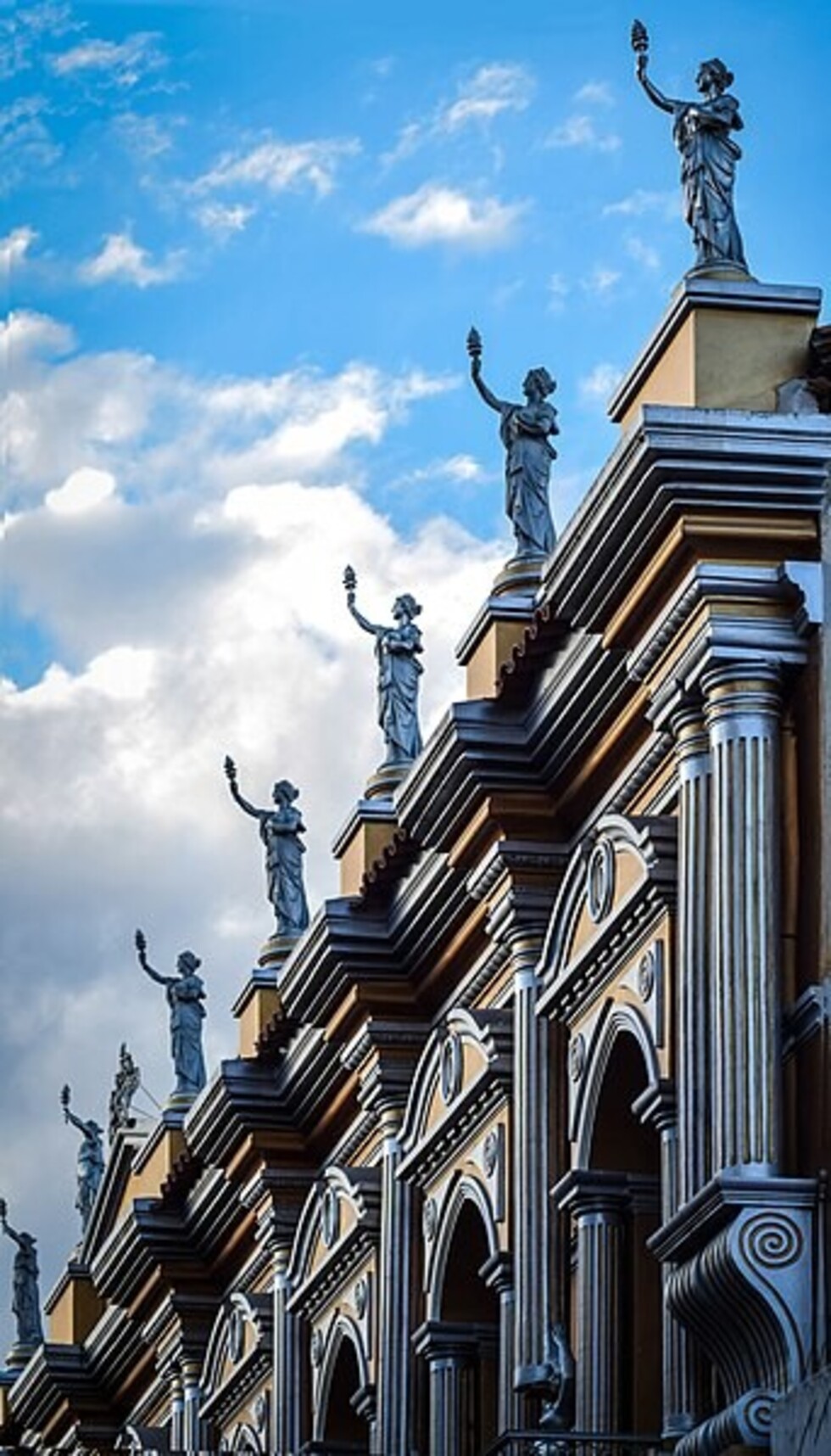 Bolivia entre los siete países con mayor aporte al concurso mundial de fotografía Wiki Loves Monuments 2018