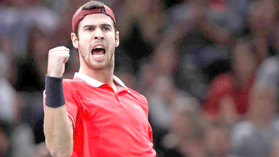 Khachanov detiene a Djokovic en París y suma su primer Masters