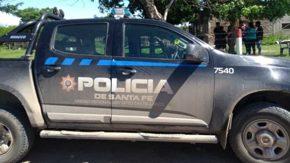 Masacró a puñaladas a su novia y se ahorcó