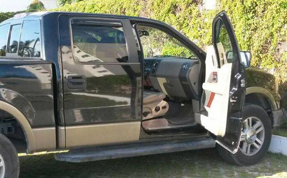 Se bajó de su camioneta y  le robaron  Bs 7.000