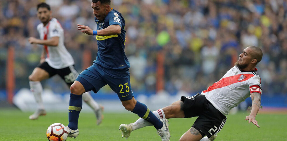 ¿Tevez como titular o desde el banco en el Monumental?