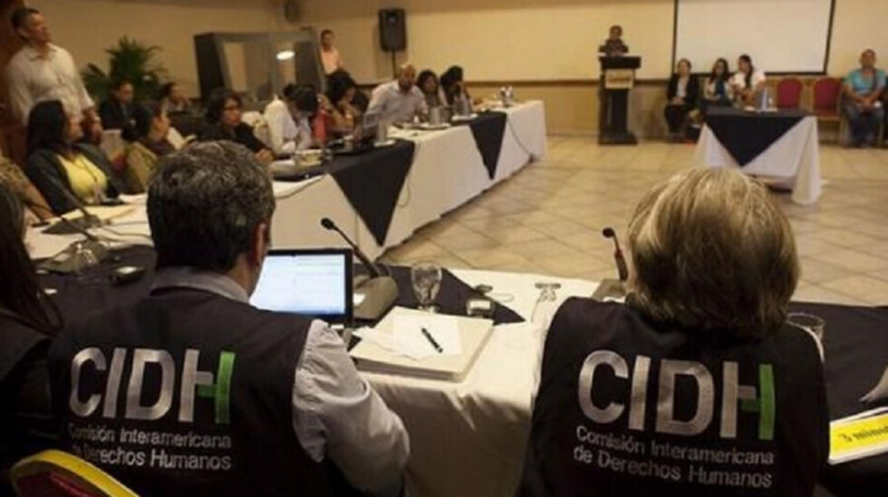 Fiscalía pide impedir que Alan García salga de suelo peruano