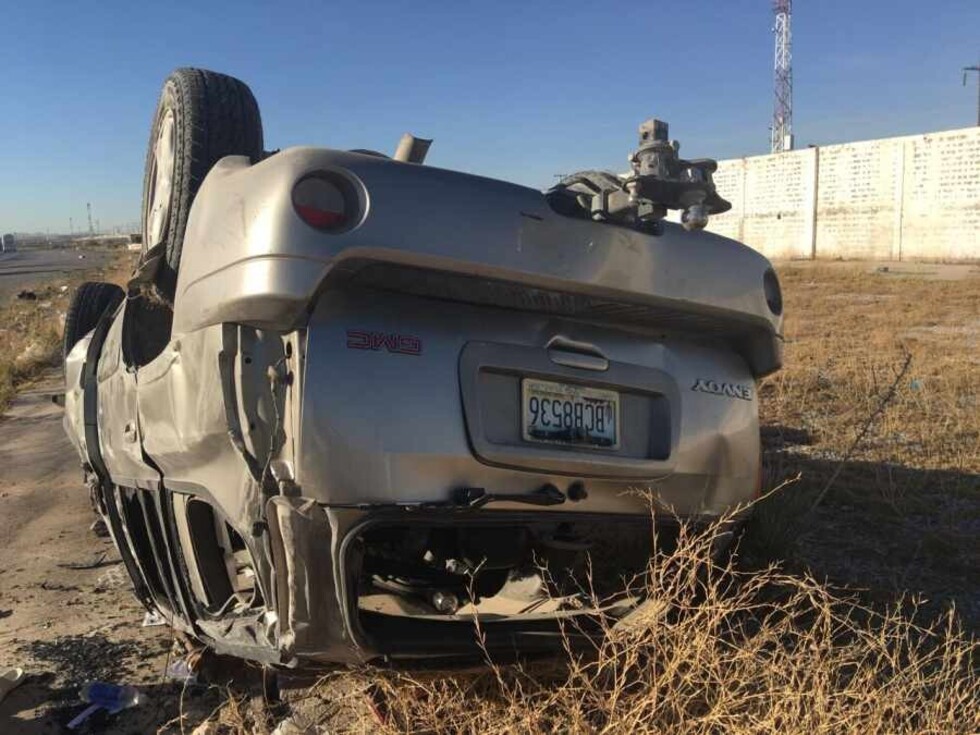 Vagoneta vuelca camino a Tarija, hay 2 heridos