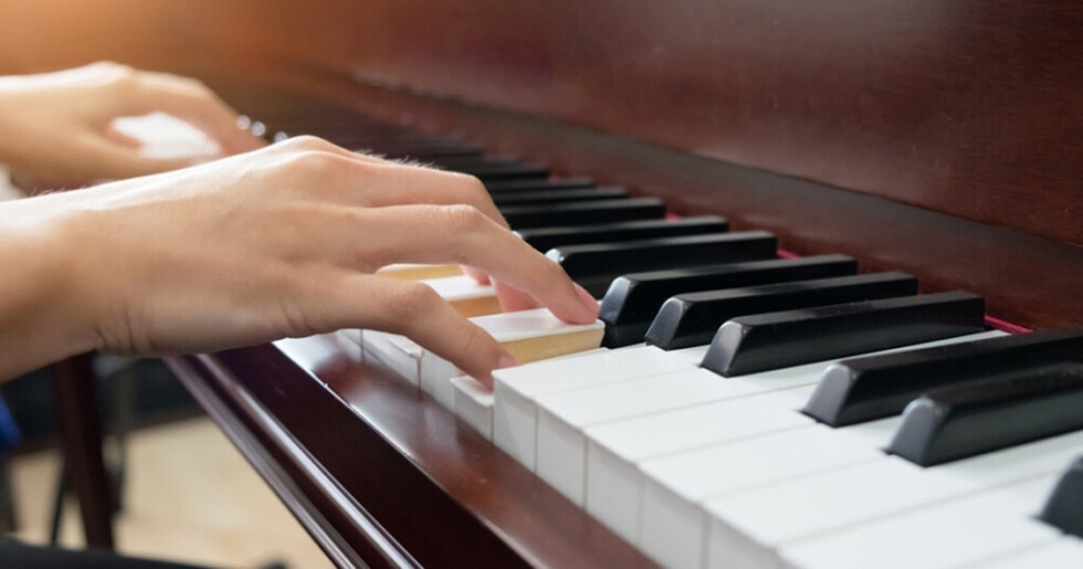 Fue a practicar piano y su primo quiso violarla