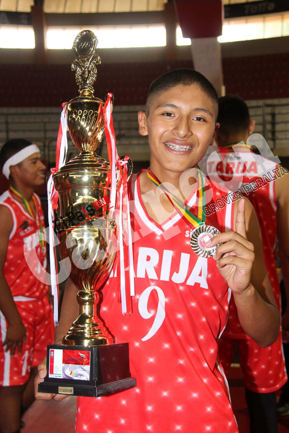 Plantel tarijeño campeón del Nacional de Básquet U-16