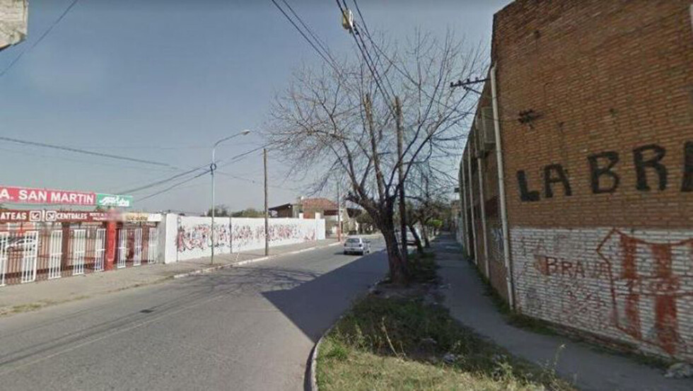 Matan a mujer y el asesino tenía un cuchillo clavado