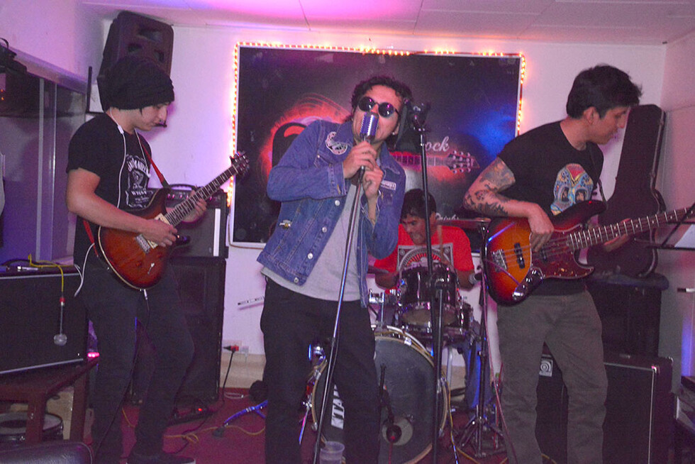 Tributo a Loukass en Hot Rock