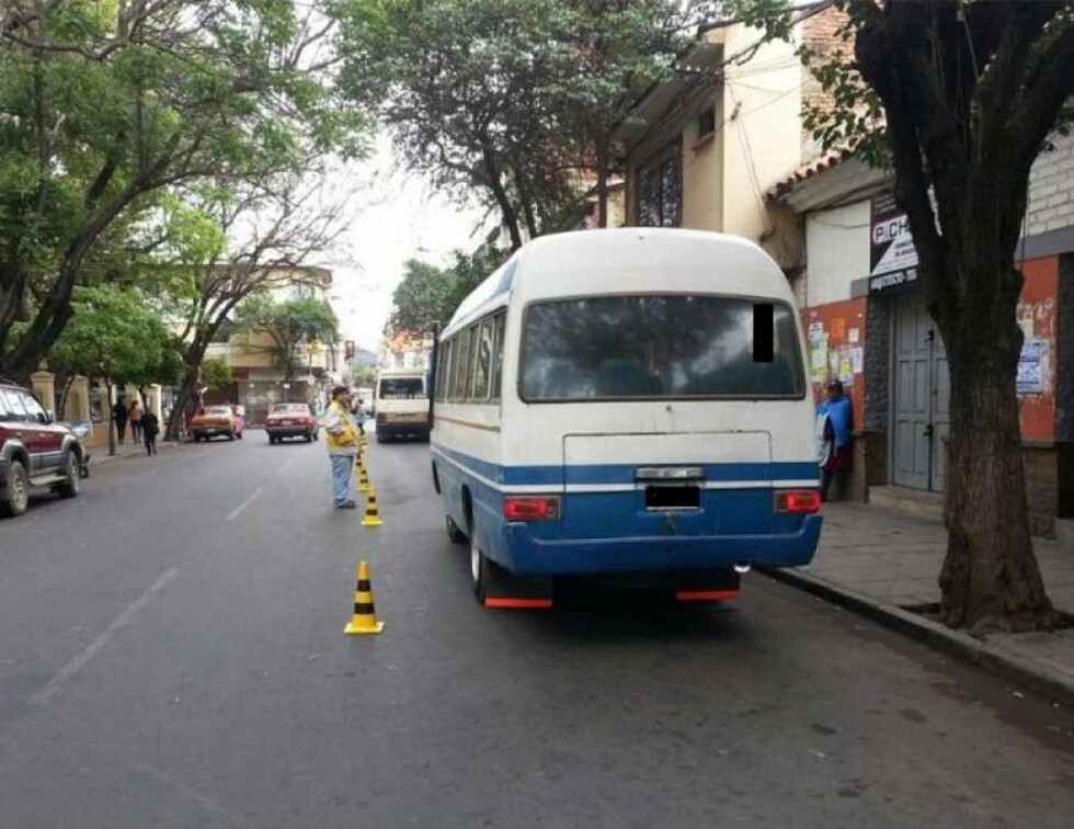 Micro atropelló a mujer adulta mayor y falleció