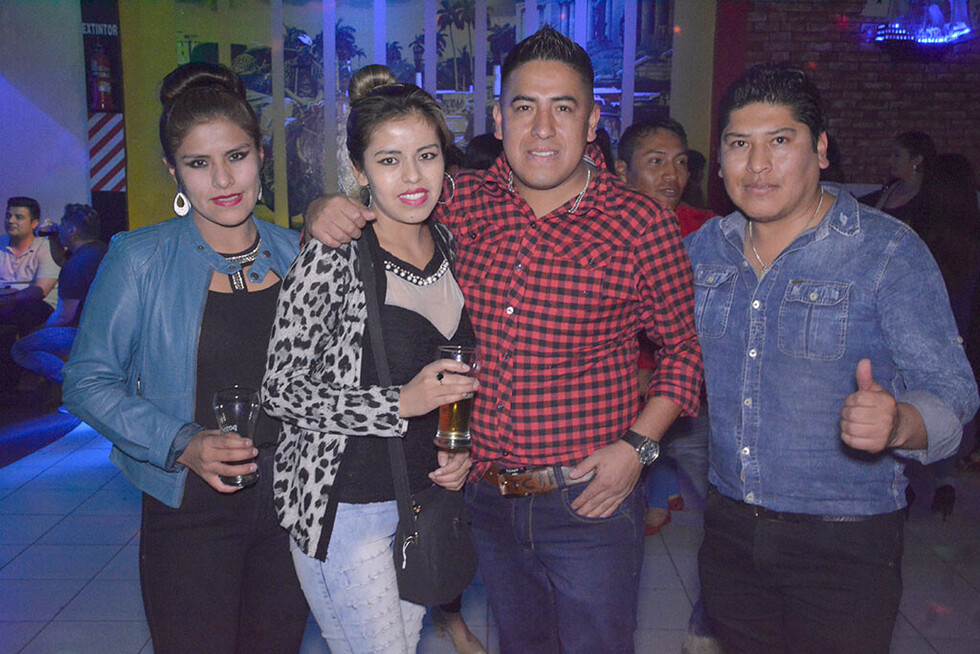 Noches  de salsa  en la chura
